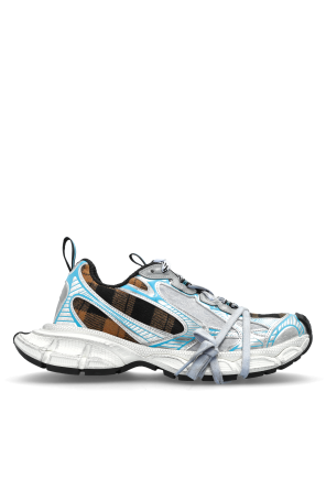 ‘3XL’ sports shoes