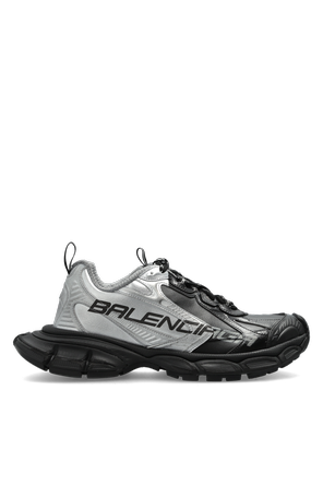 ‘3XL’ sneakers