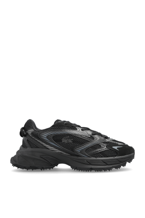 Sports shoes