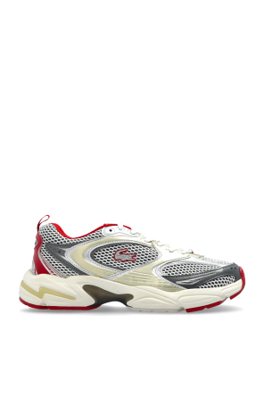 Sports shoes with logo