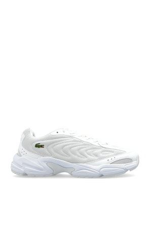 Sports shoes with logo