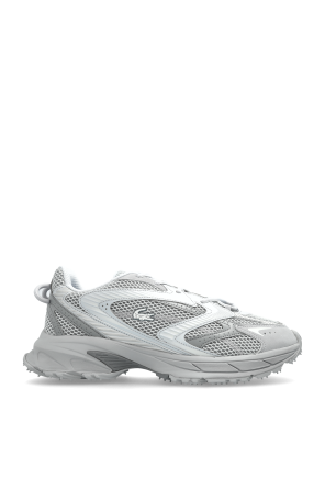 Sports shoes