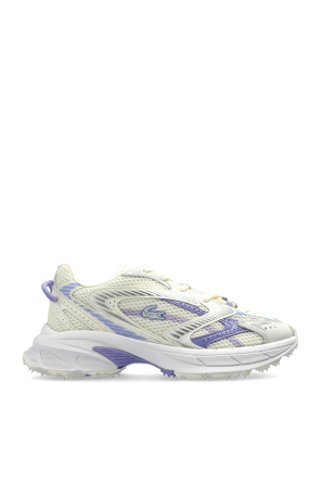 Sports shoes 