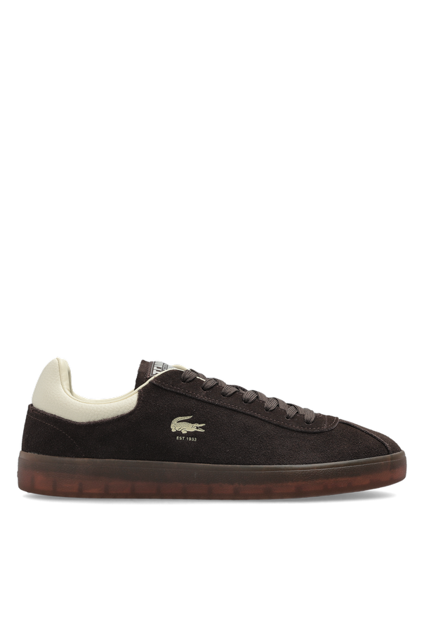 Suede sports shoes 