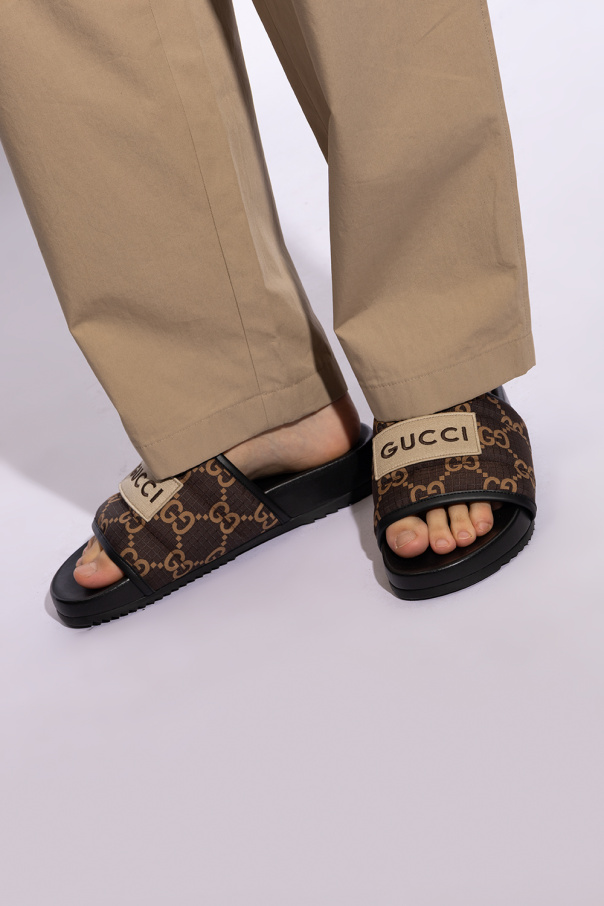 Gucci Klapki z monogramem