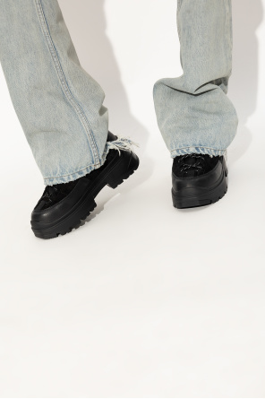 ‘journey lite’ boots od Canada Goose