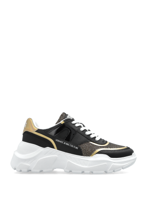 Sneakers with shimmering glitter