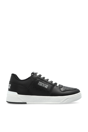 Sports shoes with printed logo