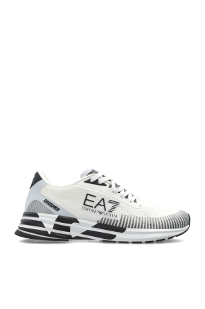 Sports shoes with a logo