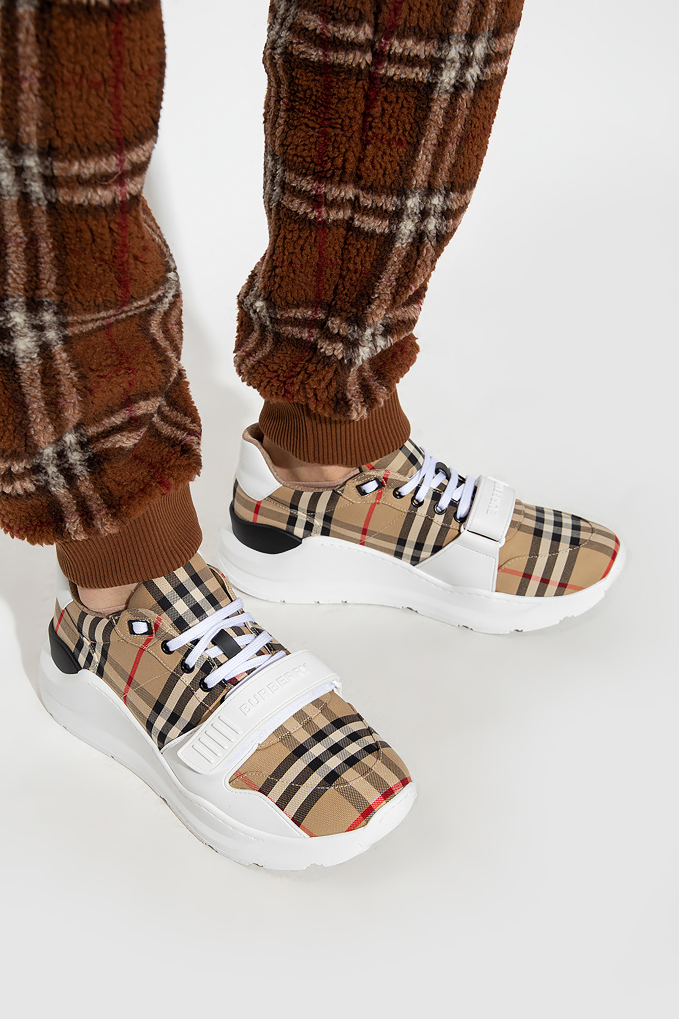Sports shoes with a plaid pattern Burberry - IetpShops Timor - Leste -  Sneakers and shoes Nike Air Force 1 Pixel