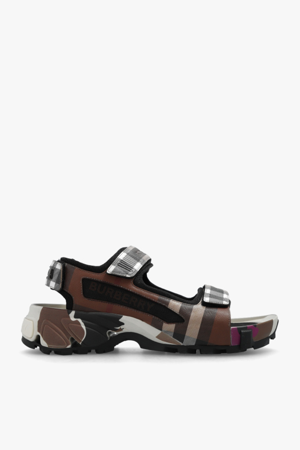 Patterned sandals od Burberry