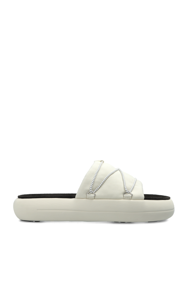 ‘MB ICON SLIDE’ slides od Moon Boot