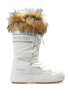 Snow boots 