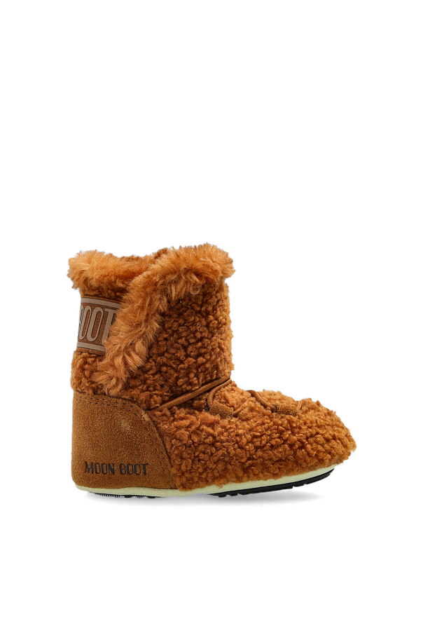‘CRIB TEDDY’ baby booties od Moon Boot Kids
