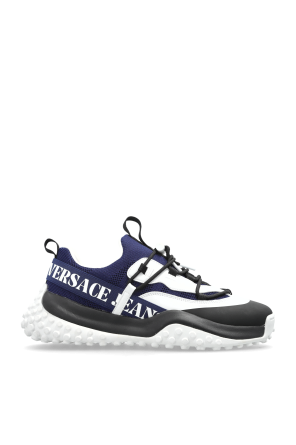 Buty sportowe z nadrukowanym logo