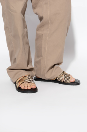 Slippers 'pavillon' od Burberry