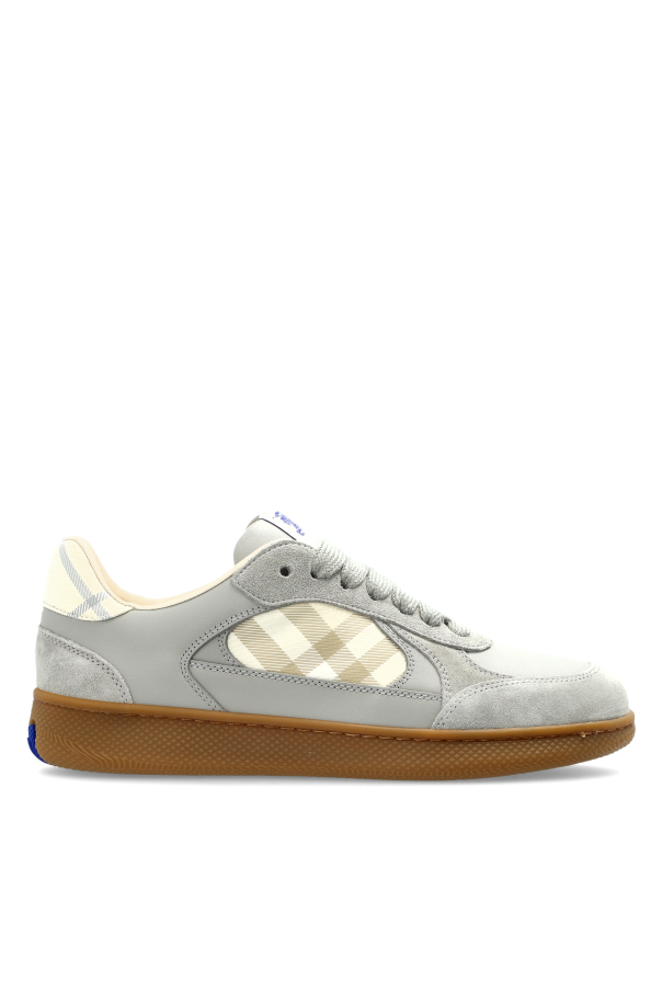 ‘Low Top’ sports shoes od Burberry