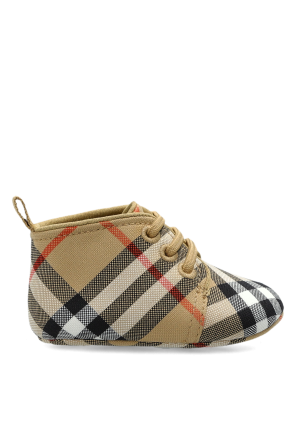 Buty ze wzorem w kratę