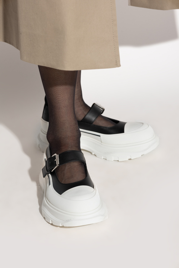 Alexander McQueen Leather shoes with logo