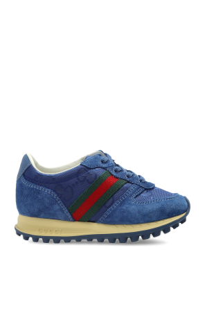 Sports shoes with "Web" strap