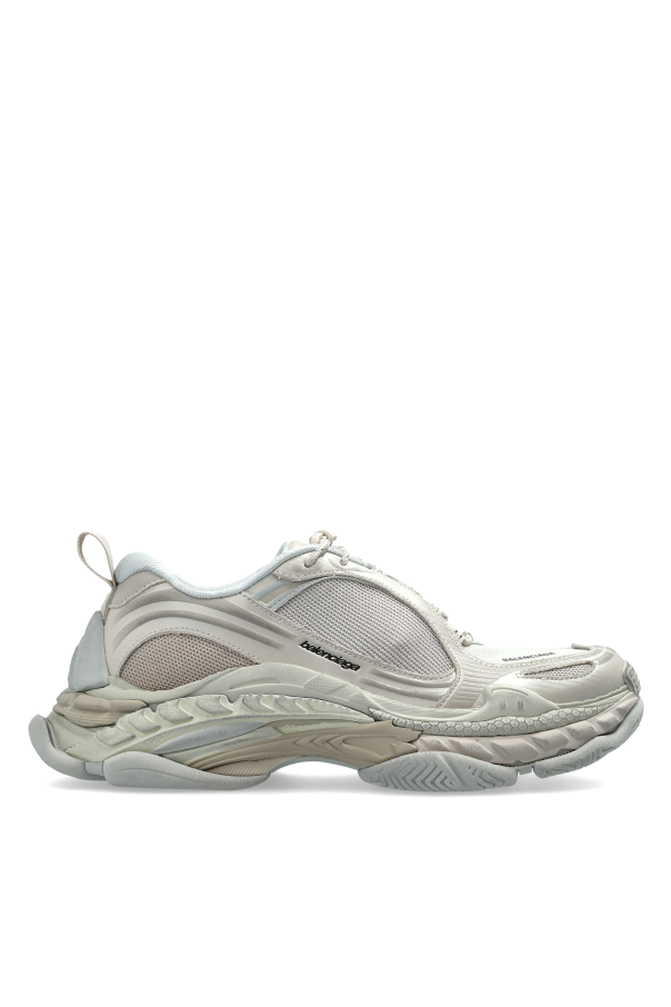 ‘Triple S 2’ sports shoes od Balenciaga