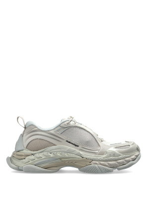 ‘Triple S 2’ sports shoes