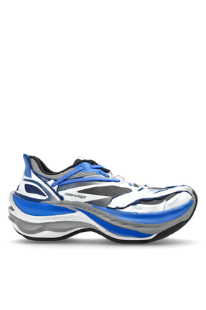 ‘Jet/W’ sports shoes