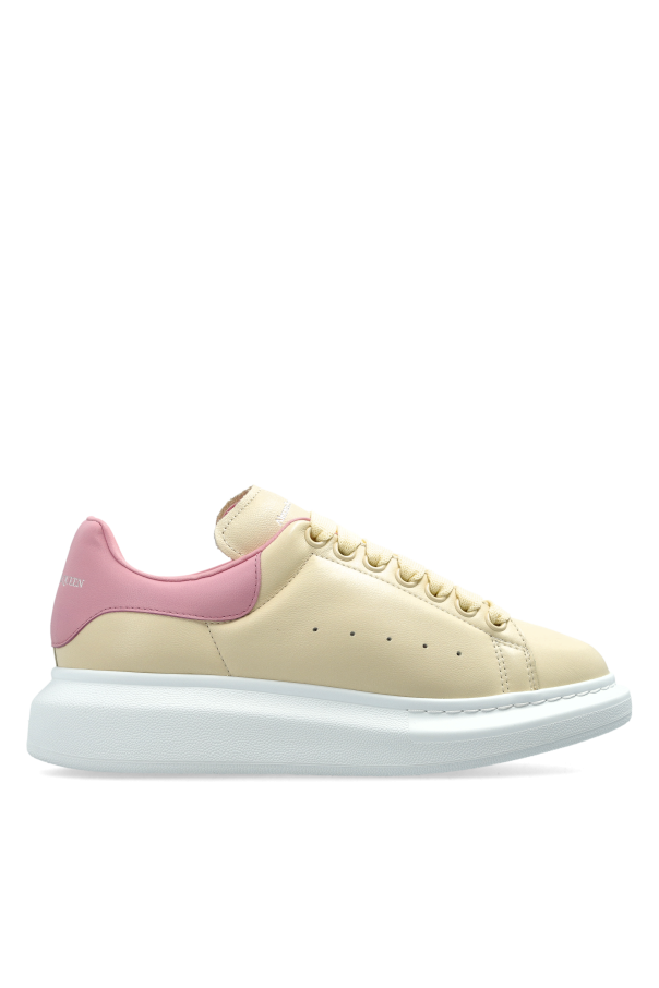 ‘Oversized’ sports shoes od Alexander McQueen