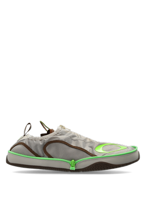 ‘Pocket’ sports shoes