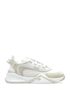 Sports shoes