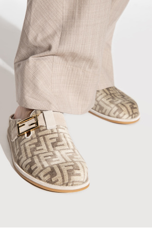 Monogrammed slippers od Fendi