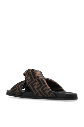 Fendi Klapki z logo