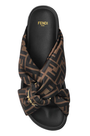 Fendi Klapki z logo