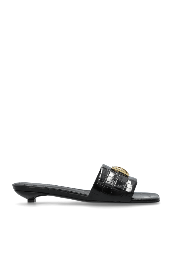 Leather slides with logo-shaped applique, zdjęcie 1 Leather slides with logo-shaped applique od Anine Bing