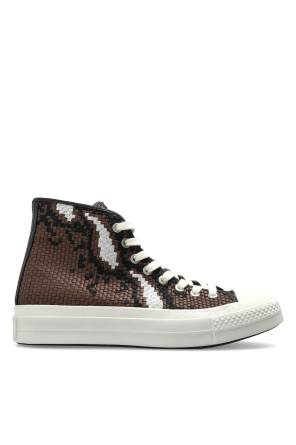 ‘chuck taylor’ sports shoes from the ‘first string’ collection od Converse