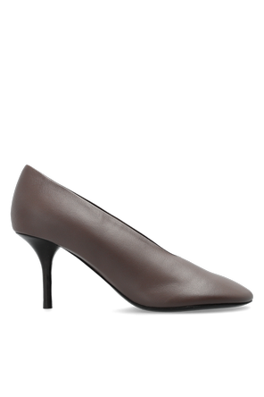 Sapatos de couro de salto