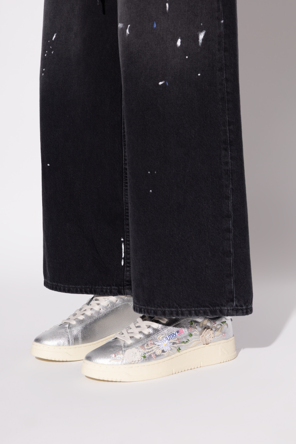Autry Dallas Low sports shoes