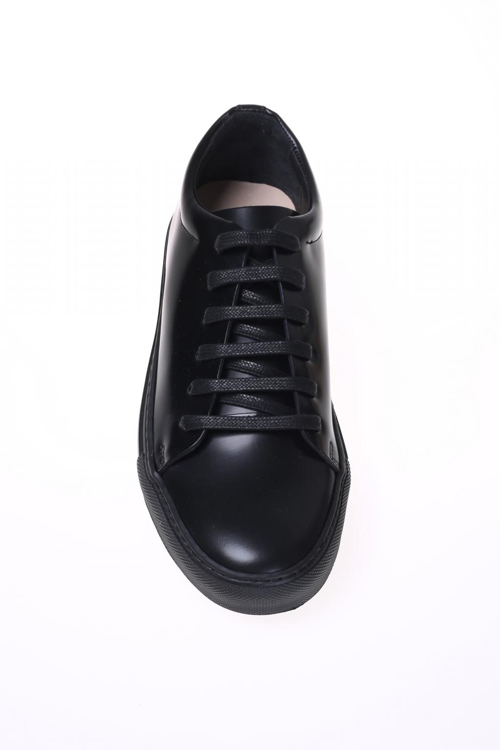 acne adrian black