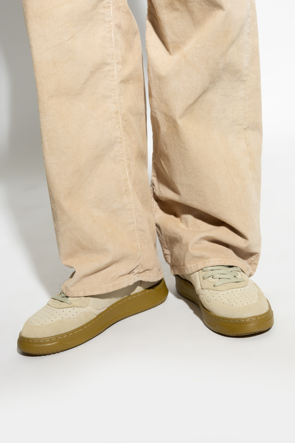 Autry Sport shoes "MEDALIST LOW"