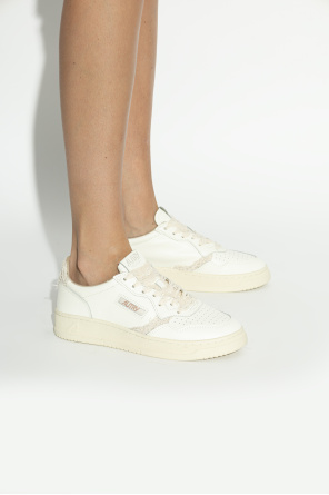 ‘medalist’ sports shoes od Autry