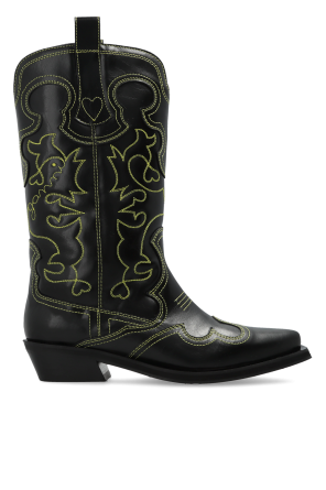 Botines con pespuntes