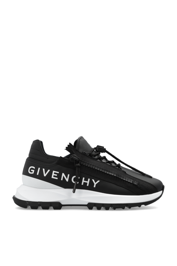 ‘Spectre Runner’ sneakers od Givenchy