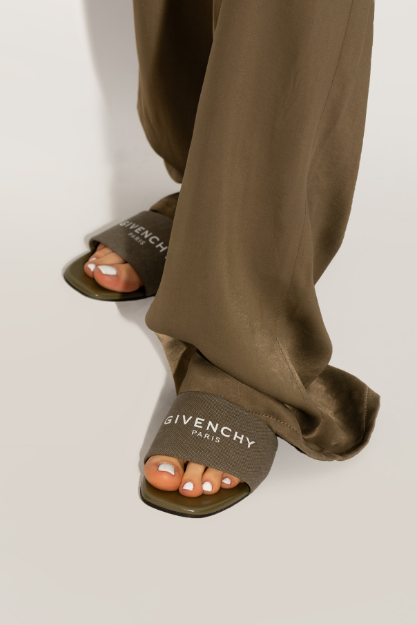 Givenchy Givenchy TK360 Knit Sneaker