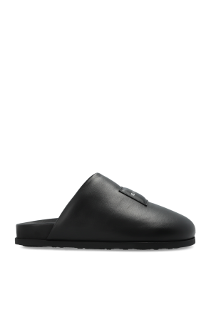 Leather shoes with logo