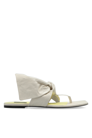 Sandalias de cuero con lazo decorativo