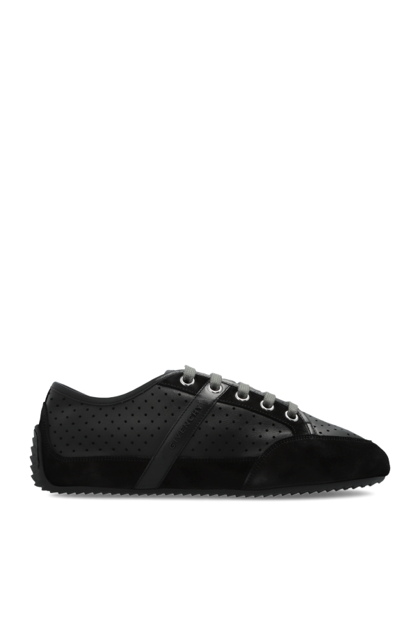 Sports shoes with logo od Givenchy