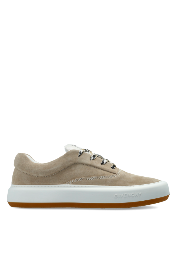 Suede sports shoes 