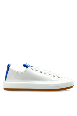 Low-top sneakers
