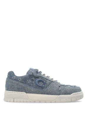 Sports shoes with shimmering sequins