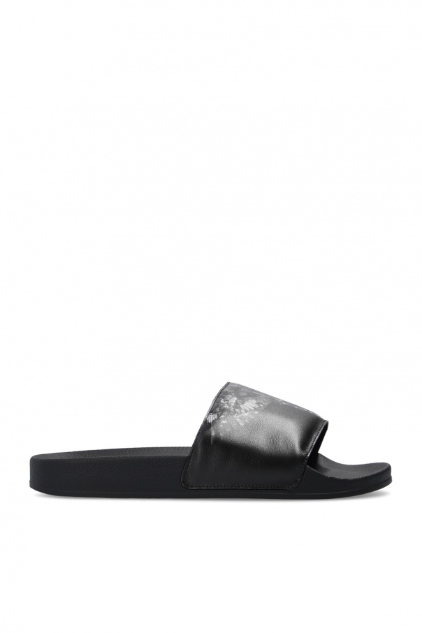 Marcelo Burlon Logo slides